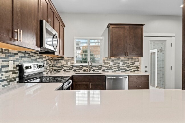 Photo - Introducing a Stunning 3 bedroom New Duplex! - Pets Welcome!