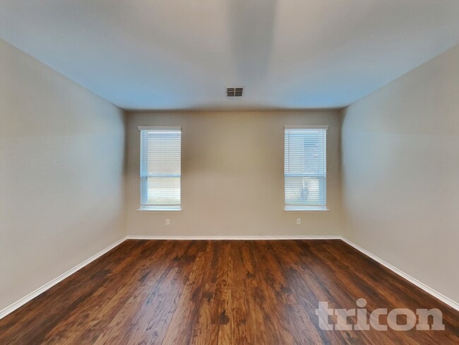 Photo - 10355 Dunlap