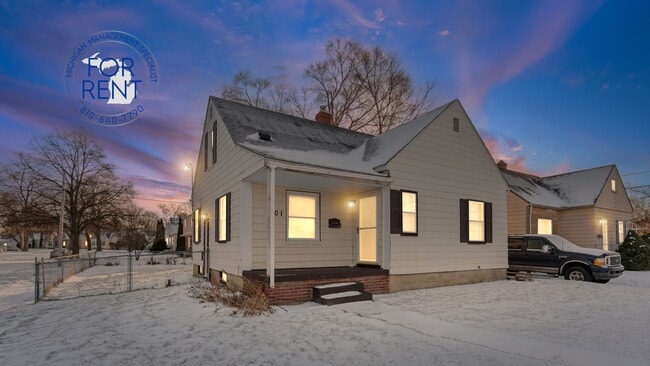 Photo - 301 Chandler Ave