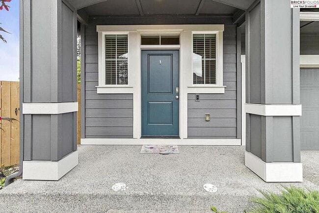 Photo - Your Ideal Home in Puyallup Awaits – Peace...