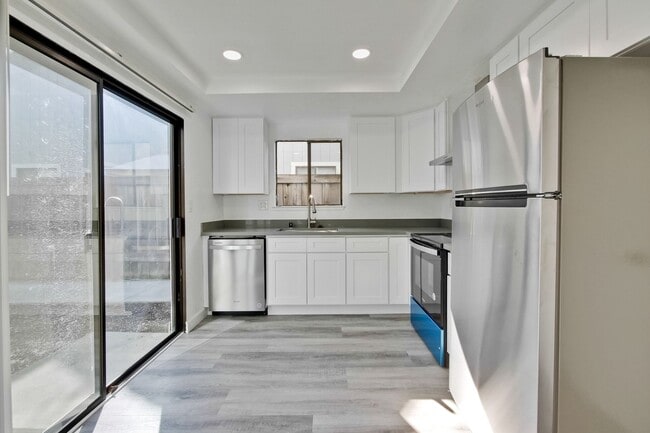 Building Photo - Welcome to this 3 bedroom 2 bath Just updated Townhome located in South San Jose.