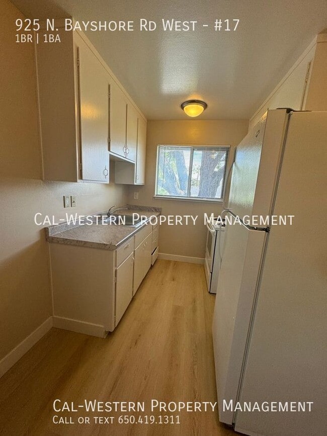 Photo - 925 N Bayshore Rd W Unit #17