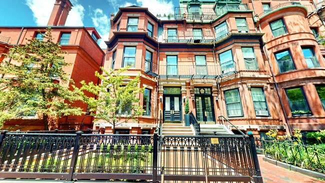 Photo - 281 Marlborough St