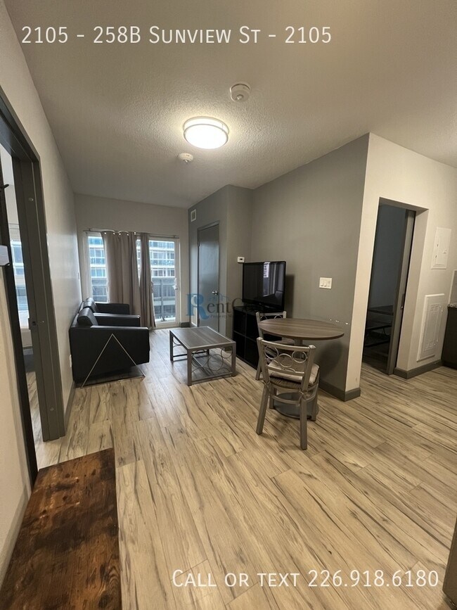 Building Photo - 258B-258B Sunview St