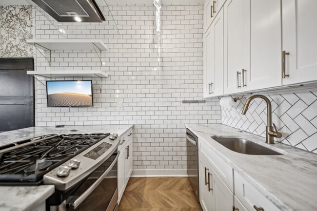 Photo - 2012 D St NE Unidad 3