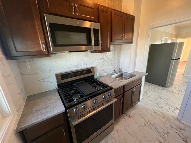 Photo - 109 Walker St Unit 2