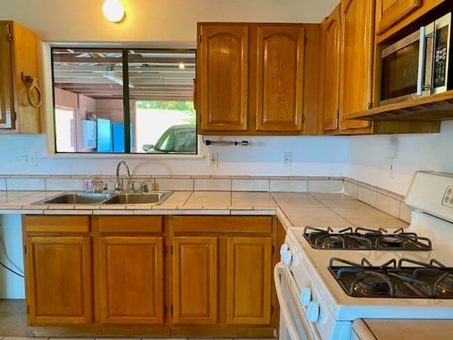 83-5299 #1 Middle Keei Rd