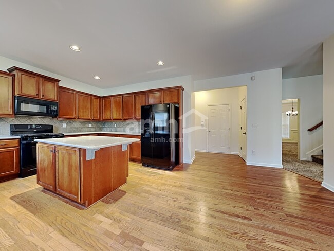 Photo - 200 Heritage Point Dr