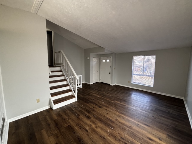 Photo - 3333 Chetwood Pl