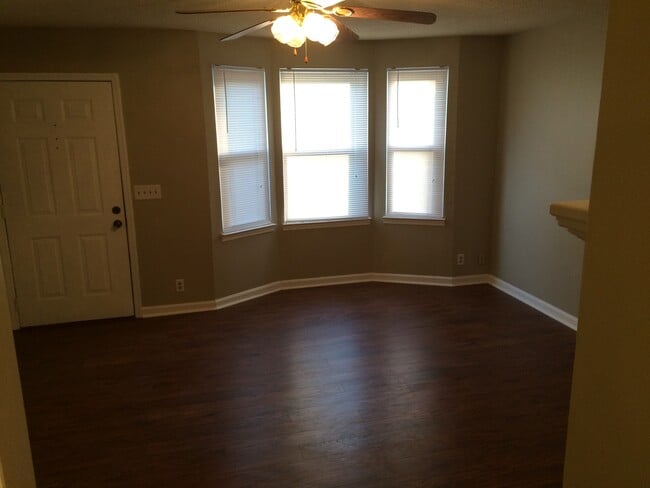 Photo - 3320 Lakeside Pl