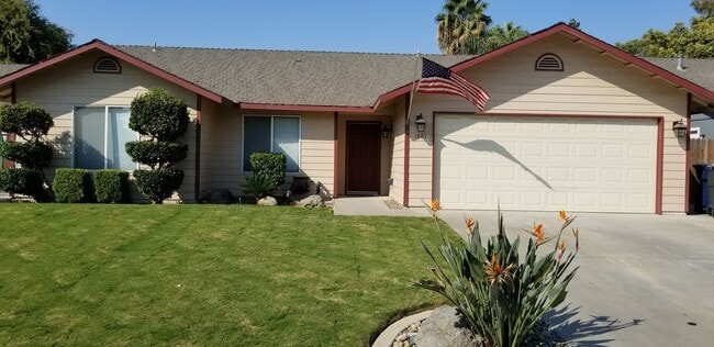 Building Photo - 1881 S Irwin St