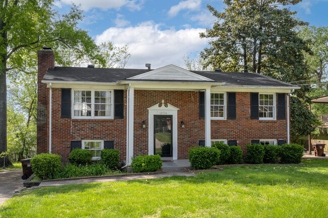 Building Photo - Beautiful Middletown Home 5 Beds 2 Baths