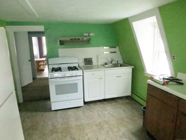 Photo - 159 S Main St