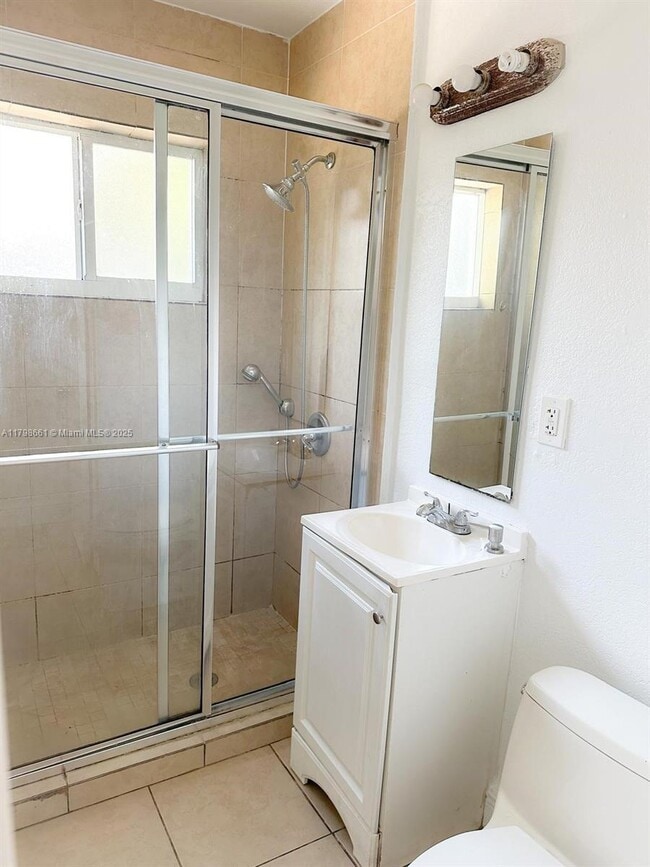 Photo - 1950 SW 41st Ave Unit 4