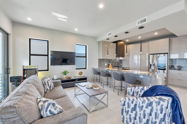 Building Photo - 99 Seaside Ave Unit ID1369658P