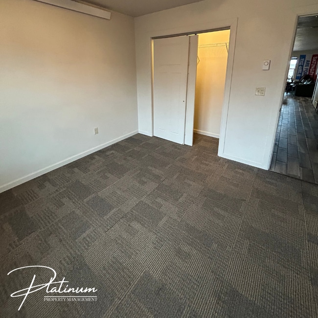 Building Photo - 642 W Granite St Unit G