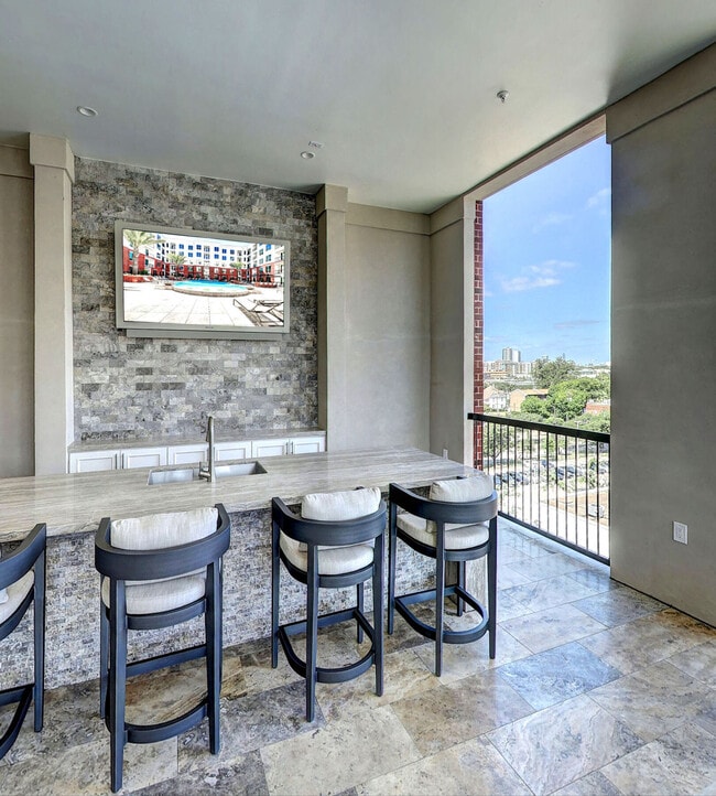 2111 Austin Apartments