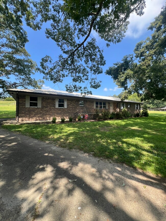 Building Photo - 2586 Mt Pisgah Rd Rental
