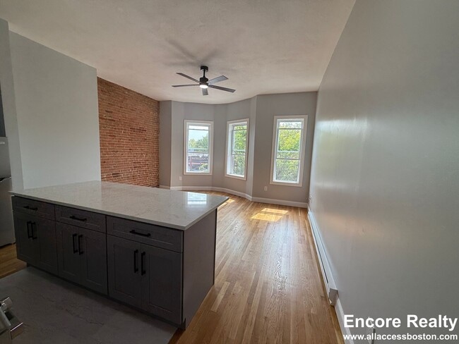 Photo - 120 London St Unit 9