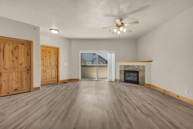 Photo - 1684 Fox Hollow Ln
