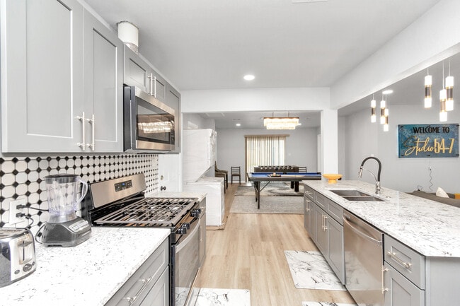 Photo - 5107 Cortelyou Ln