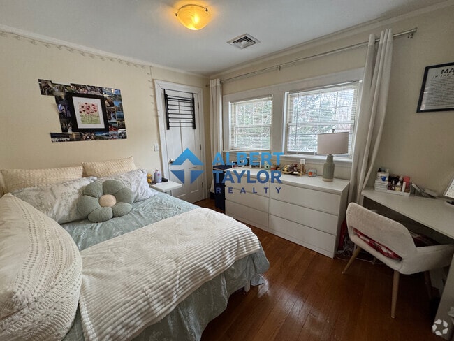 Building Photo - 44 Greycliff Rd Unit 1 Rental