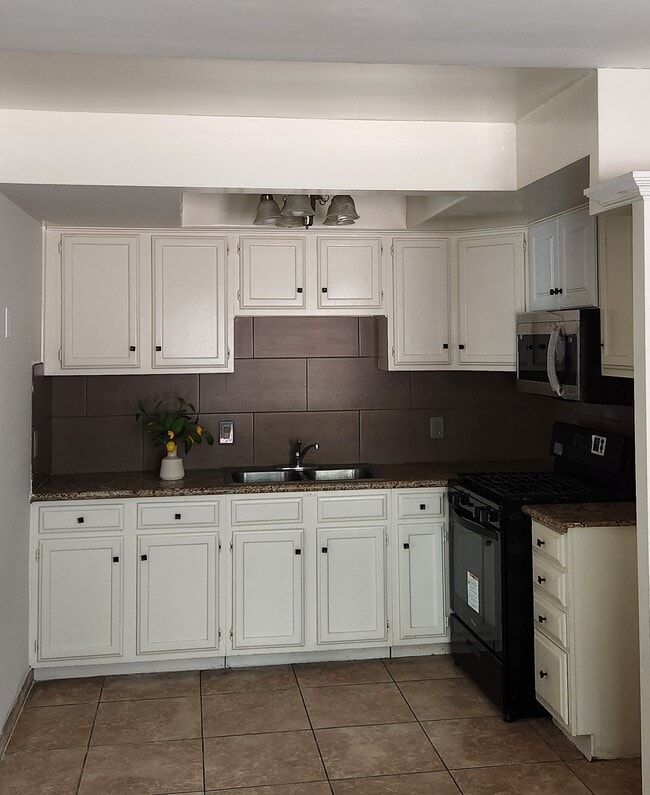 Photo - 2717 Orchard Ave