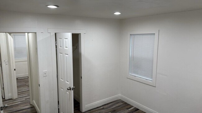 Photo - 819 W 400 N