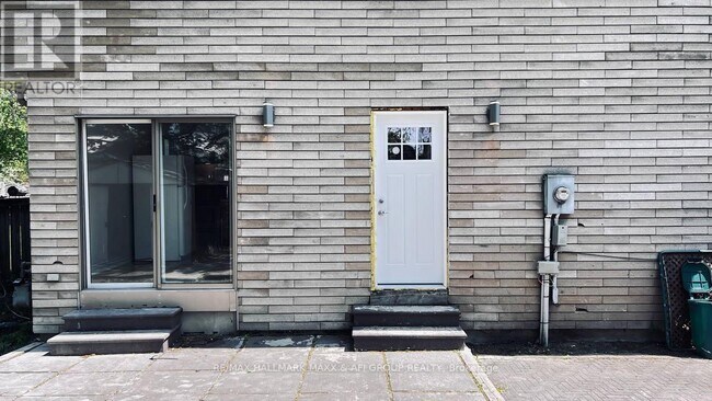 Photo - 82 Sanford St