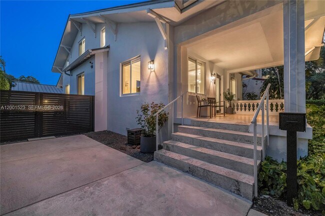 Photo - 320 NE 88th St