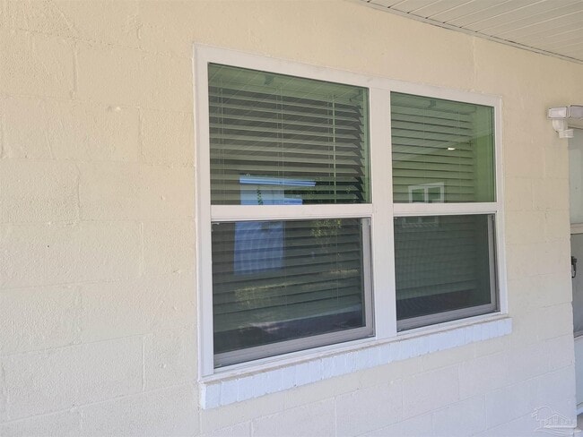 Photo - 115 Warwick Ave