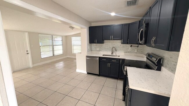 1552 NW 15th Terrace