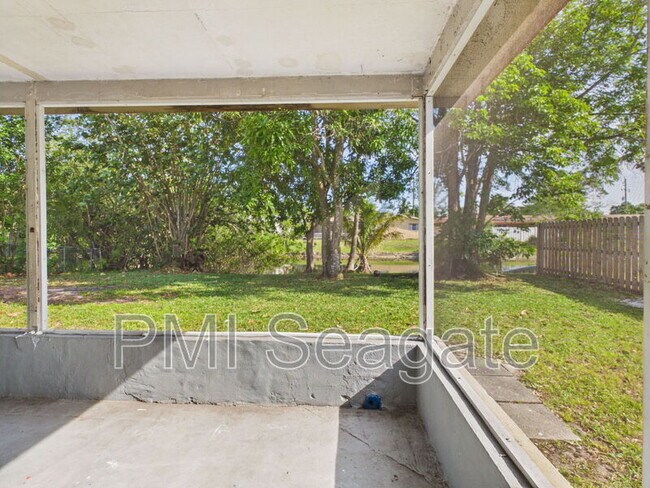 Photo - 7620 NW 21st St