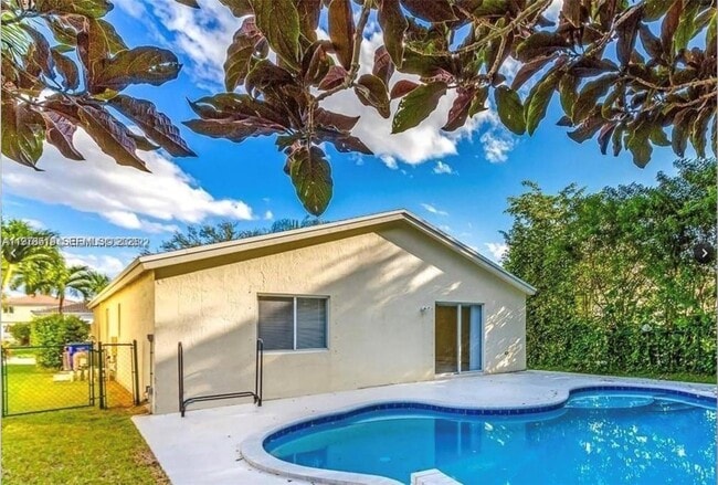 Photo - 1213 SW 46th Way