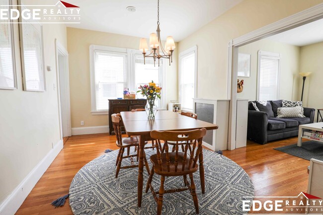 Photo - 93 Surrey St