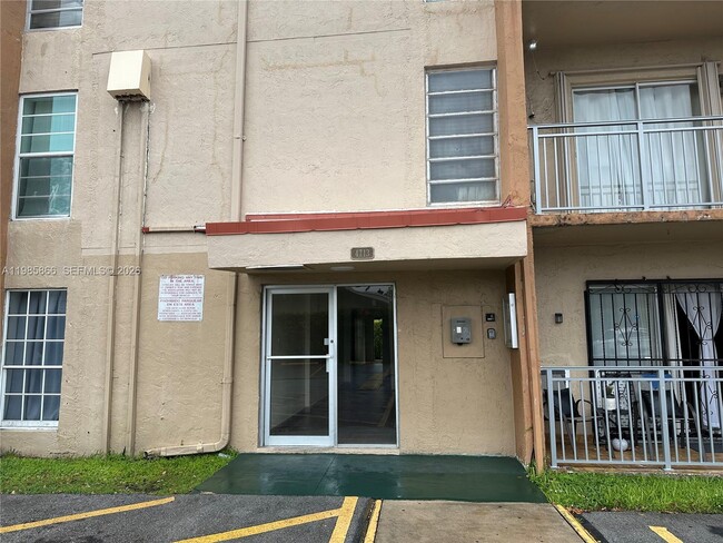 Building Photo - 4713 NW 7th St Unit 406-1