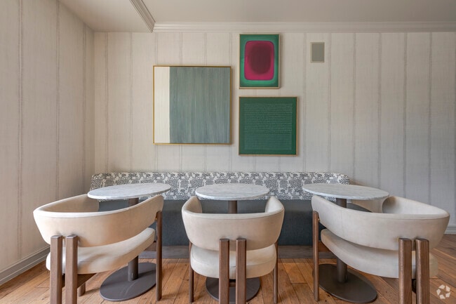 597 Westport - Lounge
