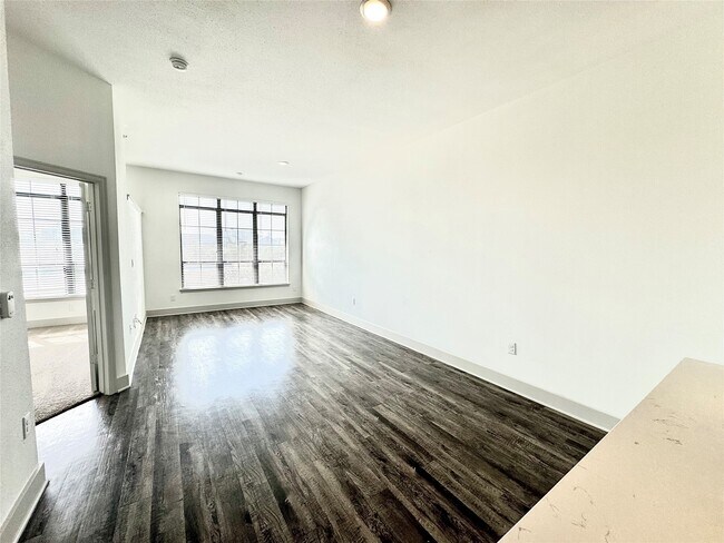 Photo - 2222 Smith St Unidad 4201