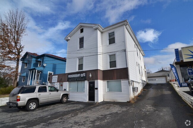 Building Photo - 2908 Memorial Ave Unit 4 Rental