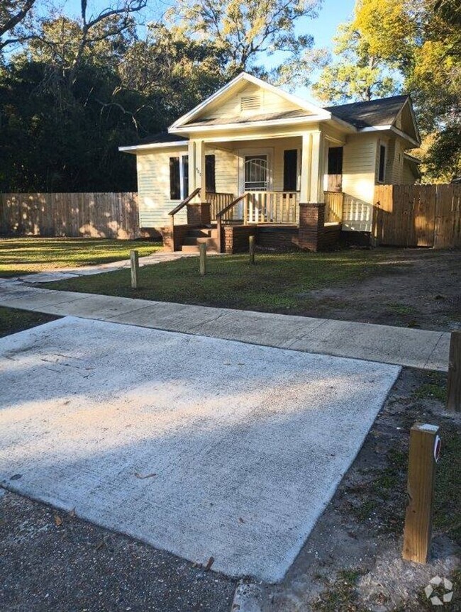 Building Photo - 502 Williams St Rental