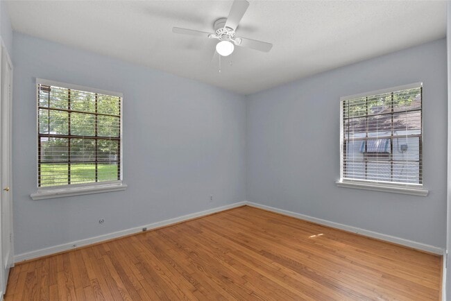 Building Photo - 950 Lamonte Ln