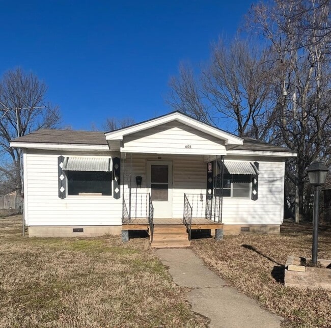 Building Photo - 608 E Spaulding St