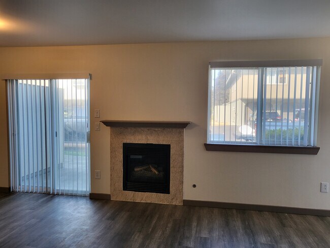 Townhome gas fireplace