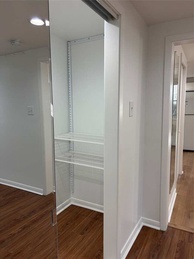 Building Photo - 1719 Dunlavy St