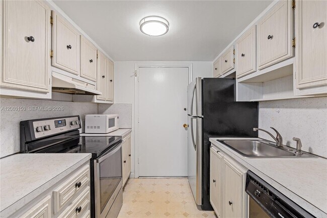 Photo - 15888 SW 95th Ave Unit 317