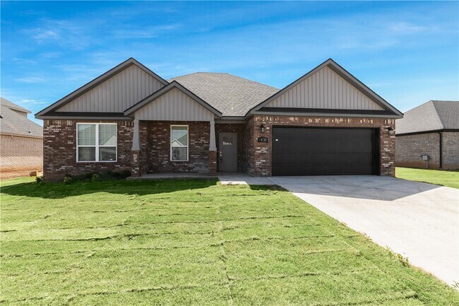 Building Photo - 411 Linda Ln