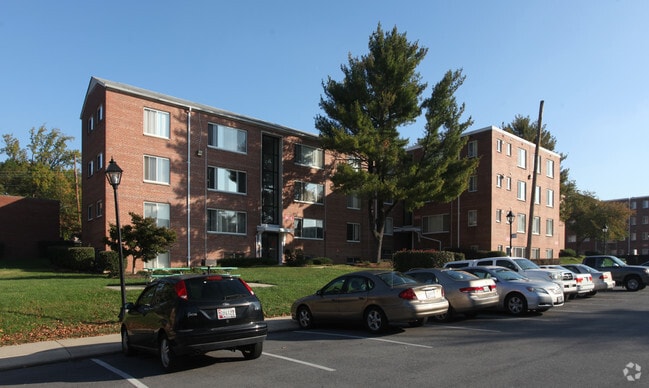 Graduate Hills & Gardens