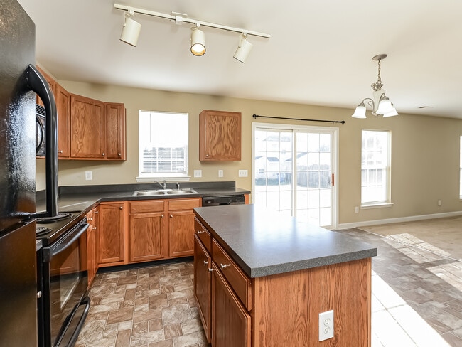 Photo - 3579 Thornaby Cir