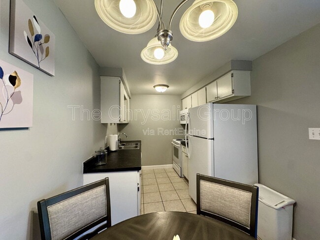 Photo - 1444 State St Unidad 4