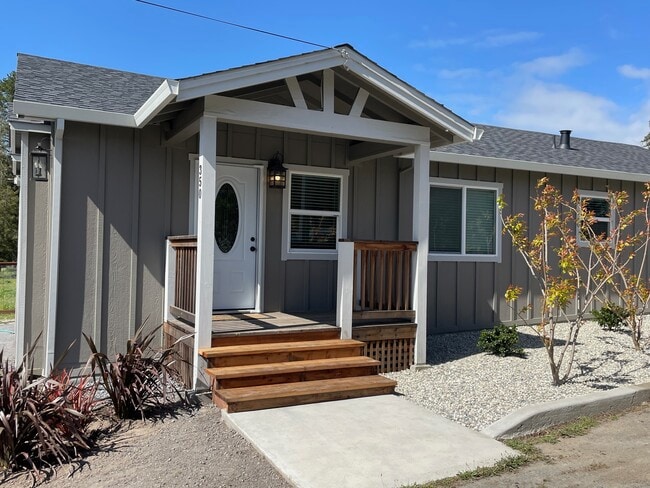 Building Photo - 350 Palm Ave